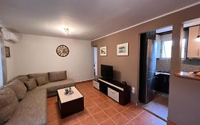 Avli Cottage